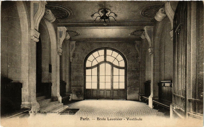 Carte postale ancienne Paris 5e Ecole Lavoisier. Vestibule à Paris 5e