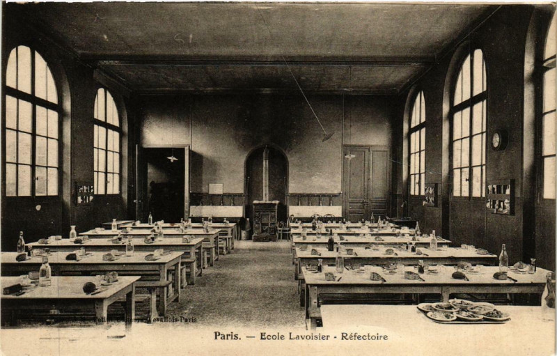 Carte postale ancienne Paris 5e Ecole Lavoisier. Refectoire à Paris 5e