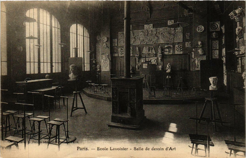 Carte postale ancienne Paris 5e Ecole Lavoisier. Salle de dessin d'Art à Paris 5e