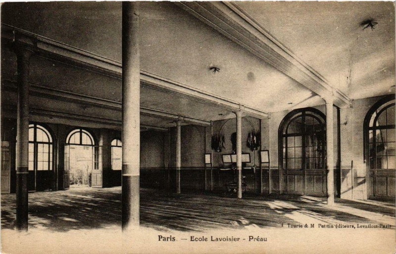 Carte postale ancienne Paris 5e Ecole Lavoisier. Preau à Paris 5e