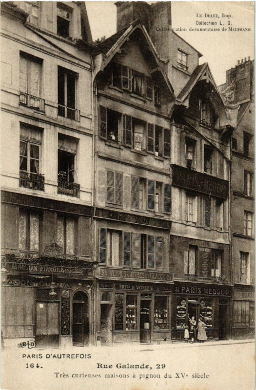 Carte postale ancienne Paris 5e 29 Rue Galande. Tres curieuses maisons a pignon à Paris 5e