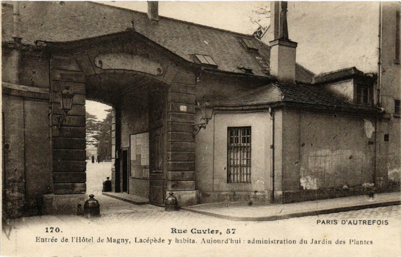 Carte postale ancienne Paris 5e 57 Rue Cuvier. Entrée de l'Hotel de Magny à Paris 5e