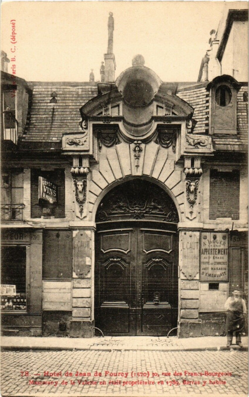 Carte postale ancienne Paris 4e 30 rue des Francs Bourgeois. Hotel de Jean de Fourcy à Paris 4e