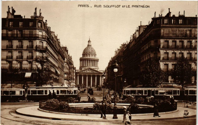 Carte postale ancienne Paris 5e Rue Soufflot et le Pantheon à Paris 5e