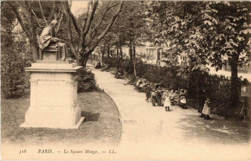 Carte postale ancienne Paris 5e Le Square Monge à Paris 5e
