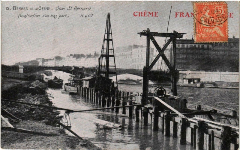 Carte postale ancienne Paris 5e Berges de la Seine. Quai Saint-Bernard à Paris 5e