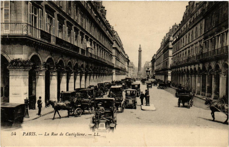 Carte postale ancienne Paris 2e La Rue de Castiglione à Paris 2e
