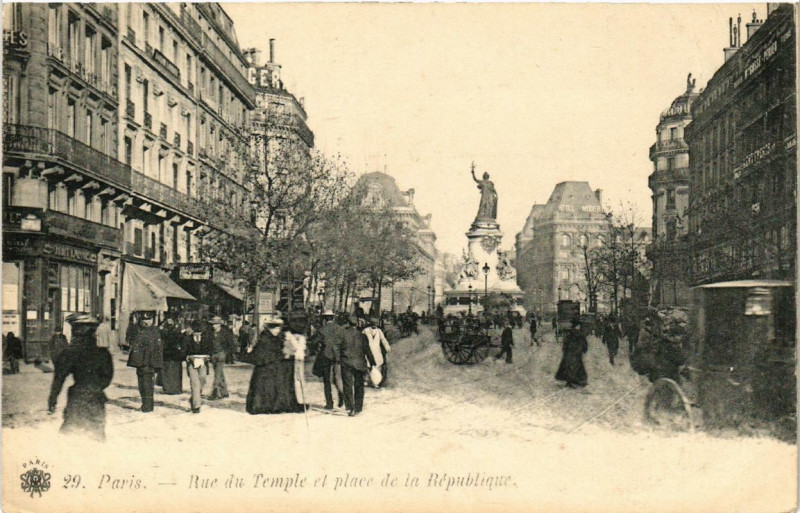 Carte postale ancienne Paris 3e Rue du Temple. Place de la République à Paris 3e
