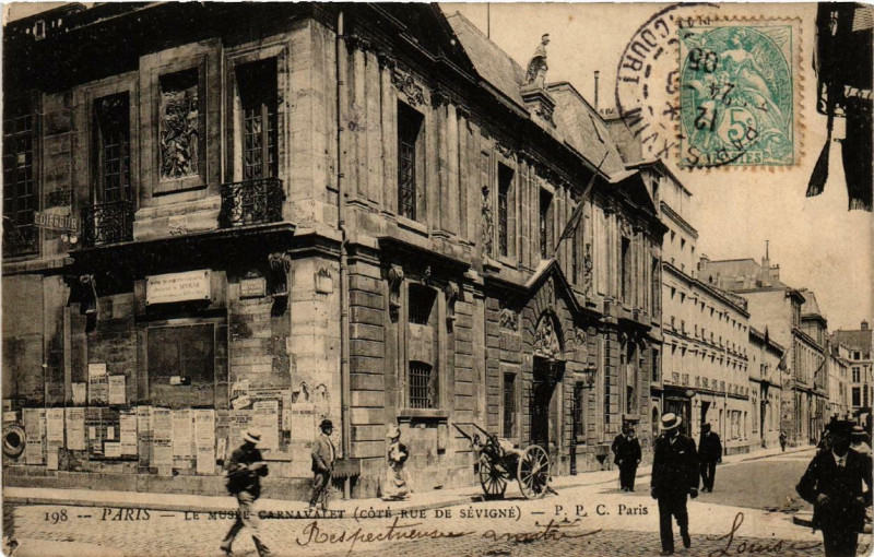 Carte postale ancienne Paris 3e le Musée Carnavalet cote rue de Sévigné à Paris 3e