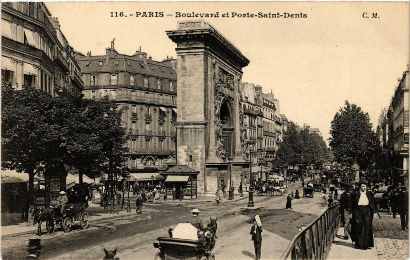 Carte postale ancienne Paris 3e Boulevard et Porte Saint-Denis à Paris 3e