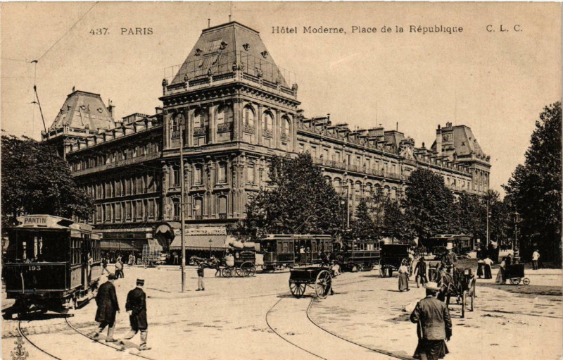 Carte postale ancienne Paris 3e Hotel Moderne. Place de la République à Paris 3e