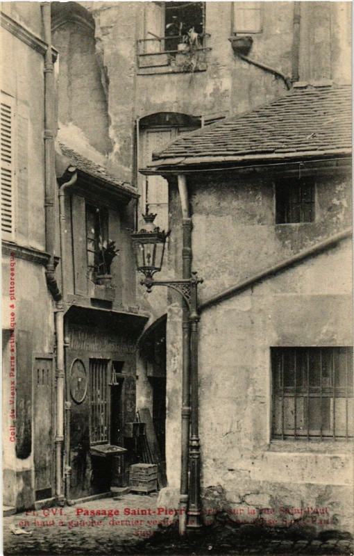 Carte postale ancienne Paris 4e Passage Saint-Pierre à Paris 4e
