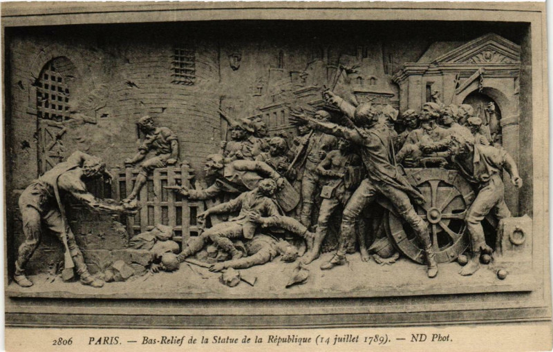 Carte postale ancienne Paris 3e Bas-Relief de la Statue de la république à Paris 3e