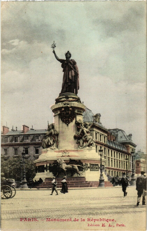 Carte postale ancienne Paris 3e Monument de la République à Paris 3e