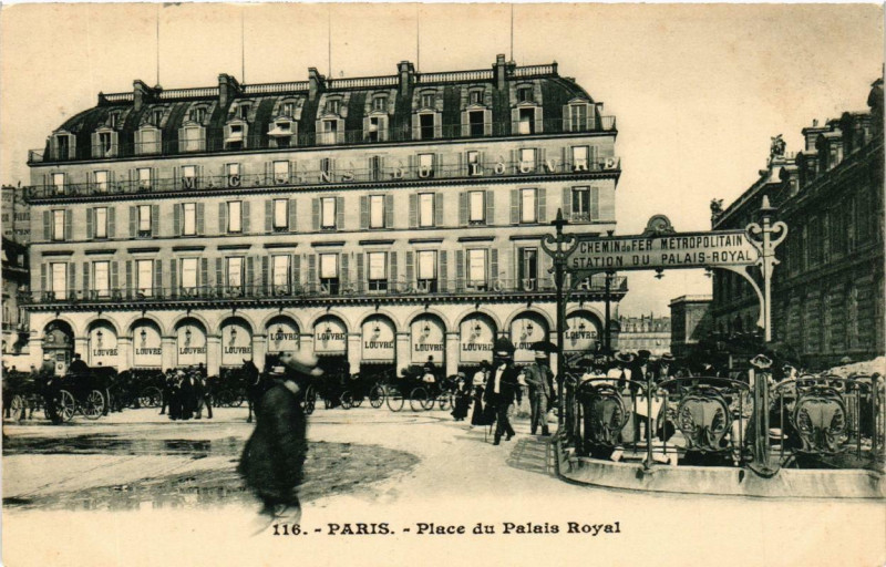 Carte postale ancienne Paris 1e Place du Palais-Royal