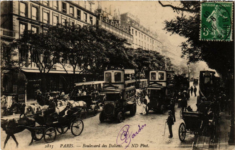 Carte postale ancienne Boulevard des Italiens à Paris 2e