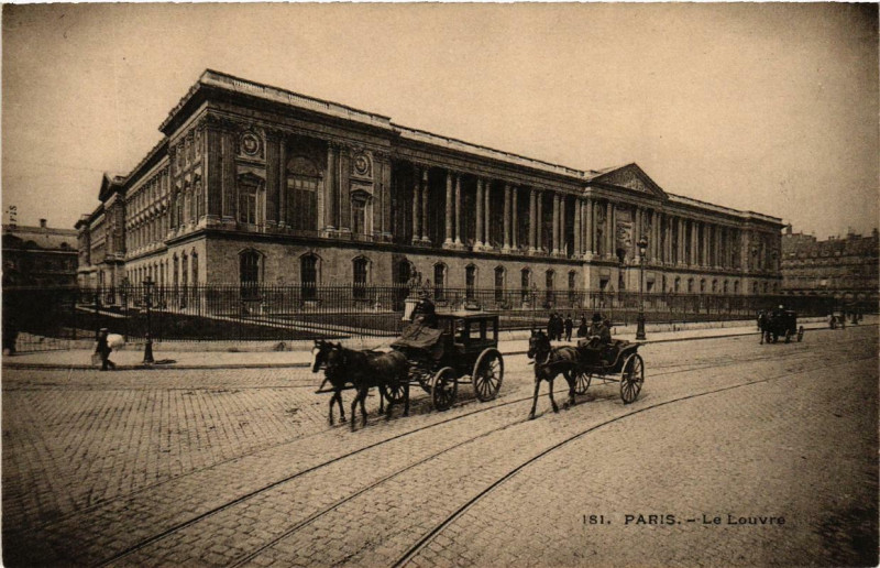 Carte postale ancienne Paris 1e Le Louvre