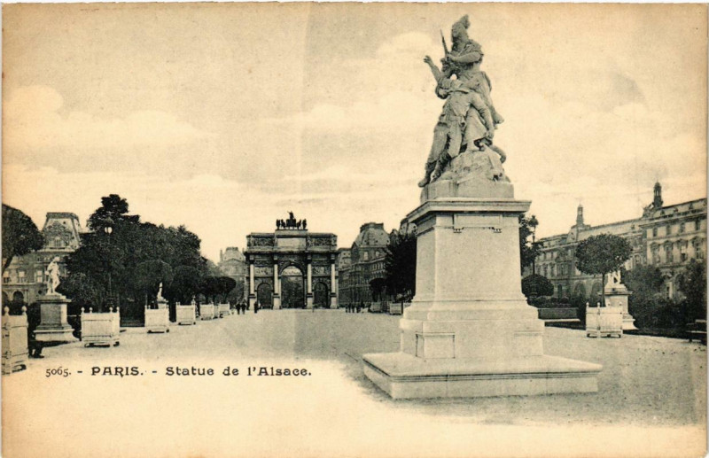 Carte postale ancienne Paris 1e Statue de l'Alsace