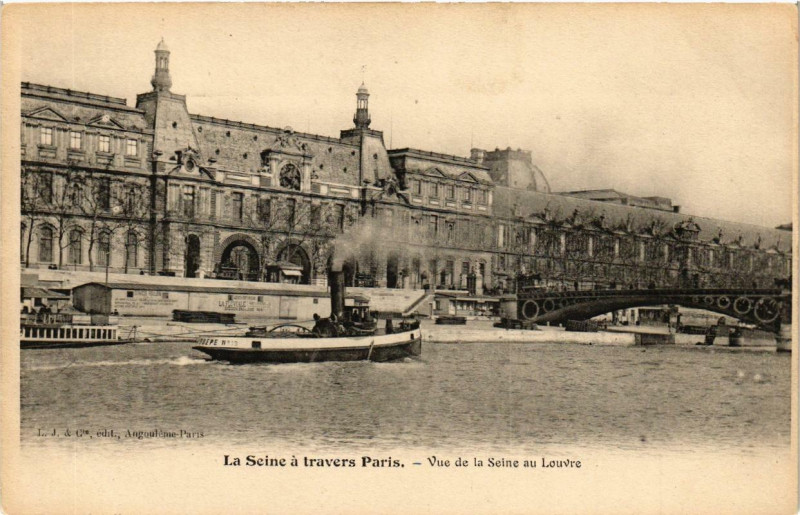 Carte postale ancienne Vue de la Seine au Louvre à Paris 7e