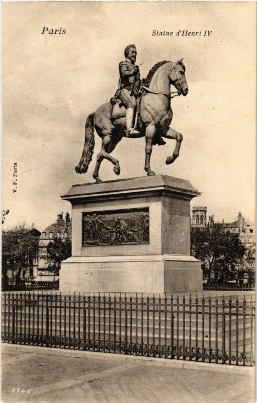 Carte postale ancienne Paris 1e Statue d'Henri Iv