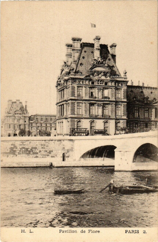 Carte postale ancienne Paris 1e Pavillon de Flore. Louvre