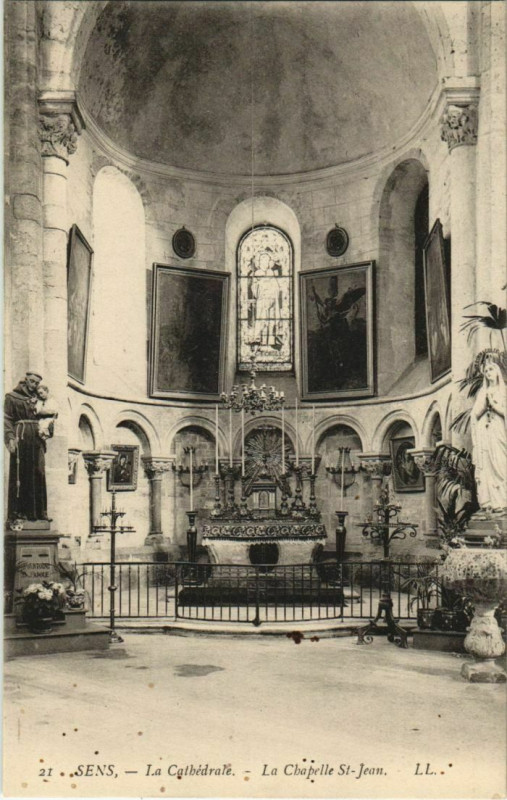 Carte postale ancienne Sens La Cathedrale La Chapelle St.Jean France à Sens