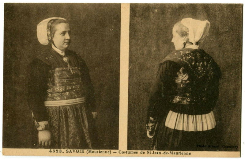 Carte postale ancienne Savoie Maurienne Costume de Saint-Jean de Maurienne à Saint-Jean-de-Maurienne