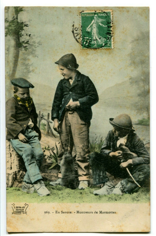 Carte postale ancienne Savoie Les Montreurs de Marmottes