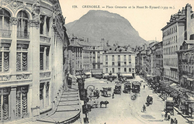 Carte postale ancienne Grenoble Place Grenette à Grenoble