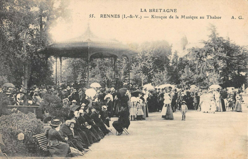 Carte postale ancienne Rennes Kiosque De La Musique Au Thabor à Rennes