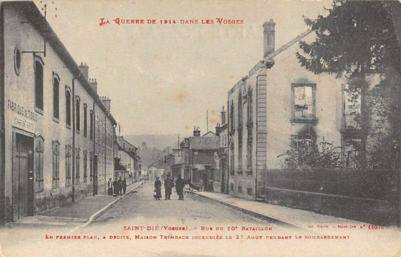 Carte postale ancienne Saint Die Rue Du 10e Bataillon