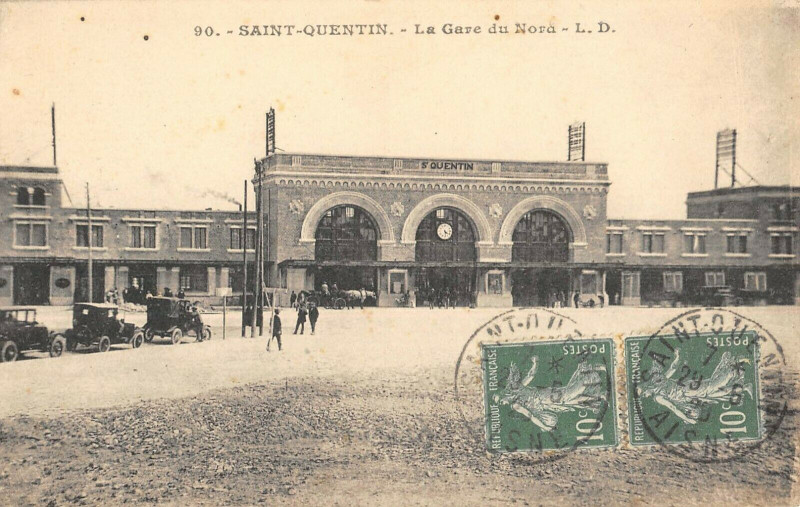Carte postale ancienne Saint Quentin La Gare Du Nord à Saint-Quentin