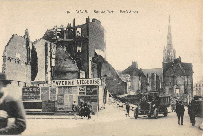 Carte postale ancienne Lille Rue De Paris à Lille