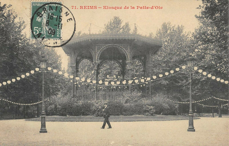 Carte postale ancienne Reims Kiosque De La Patte D'Oie à Reims