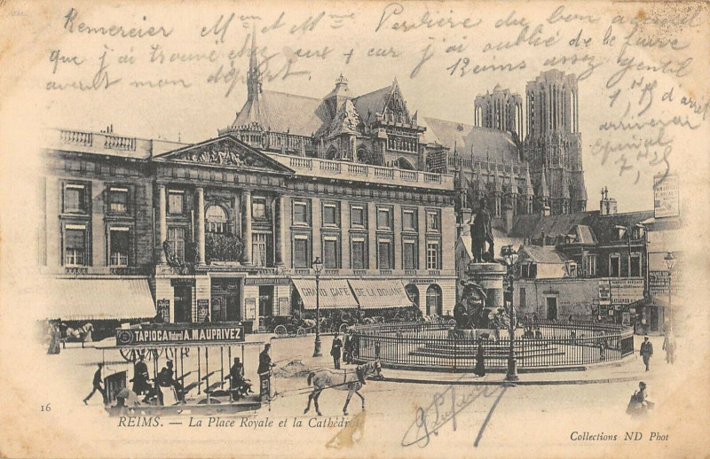 Carte postale ancienne Reims Place Royale Et Cathedrale à Reims