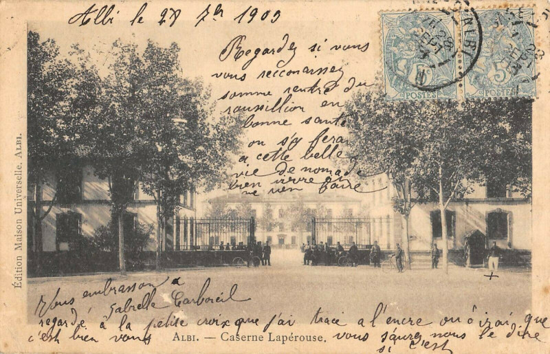 Carte postale ancienne Albi Caserne Laperouse à Albi