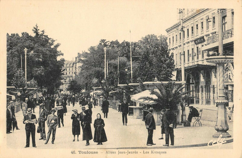 Carte postale ancienne Toulouse Allees Jaures Les Kiosques à Toulouse