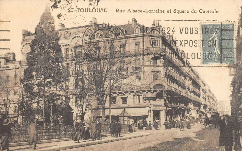 Carte postale ancienne Toulouse Rue Alsace Lorraine Et Square Du Capitole à Toulouse