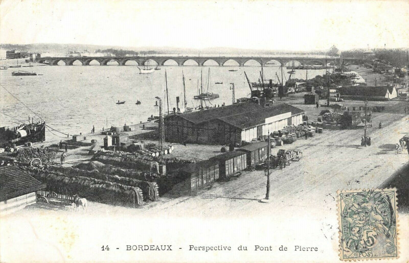 Carte postale ancienne Bordeaux Perspective Du Pont De Pierre à Bordeaux