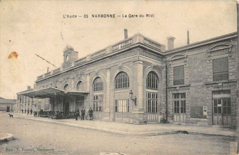Carte postale ancienne Narbonne La Gare Du Midi (au verso affranchissement Trouve A La Boite) à Narbonne