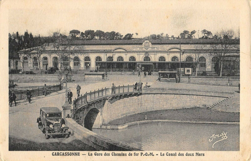 Carte postale ancienne Carcassonne La Gare Des Chemins De Fer à Carcassonne
