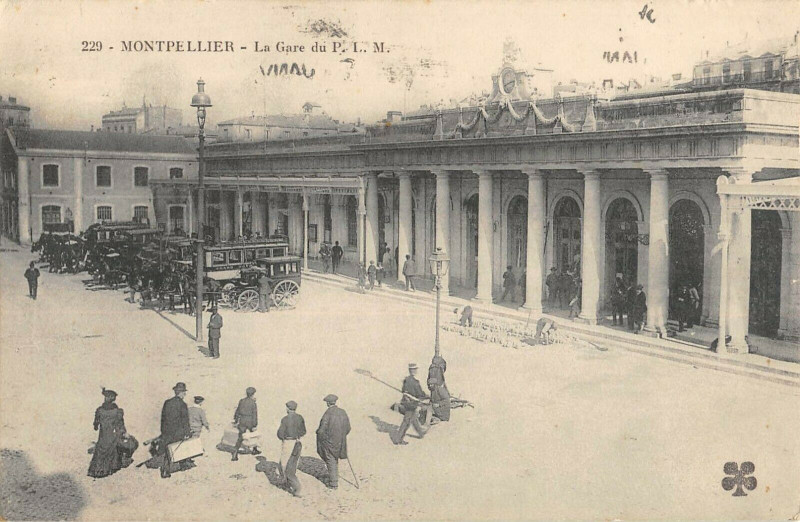 Carte postale ancienne Montpellier La Gare Du P.L.M. à Montpellier