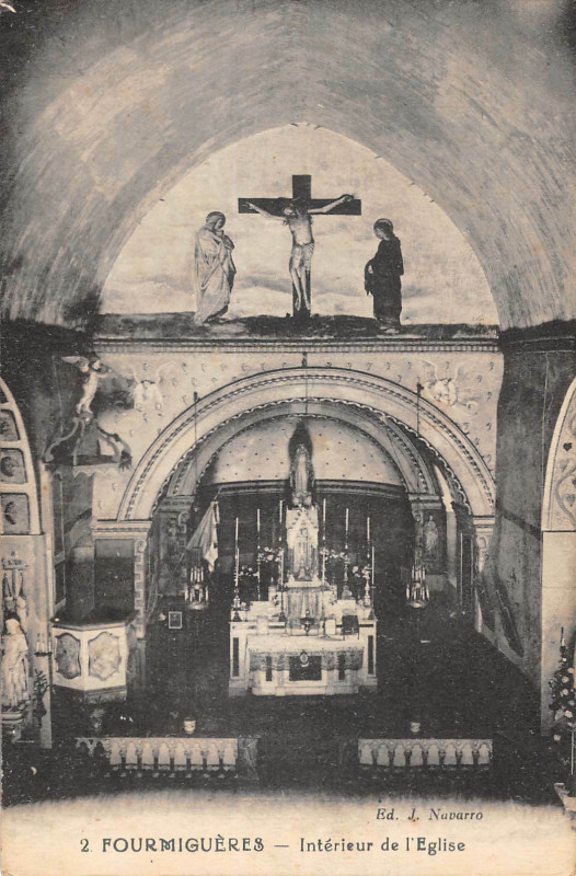 Carte postale ancienne Fourmigueres Interieur De L'Eglise à Ur