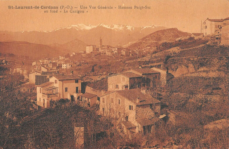 Carte postale ancienne Saint Laurent De Cerdans Une Vue Generale Hameau Puigt Sec à Saint-Laurent-de-Cerdans