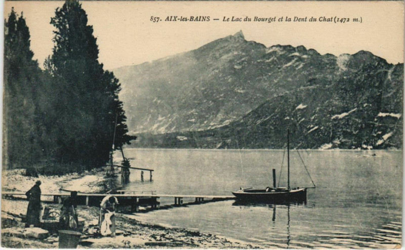Carte postale ancienne Aix-les-Bains Le Lac du Bourget et la Dent du Chat à Aix-les-Bains