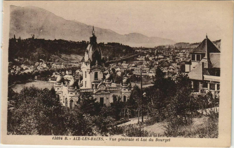 Carte postale ancienne Aix-les-Bains Vue Generale et Lac du Bourget à Aix-les-Bains