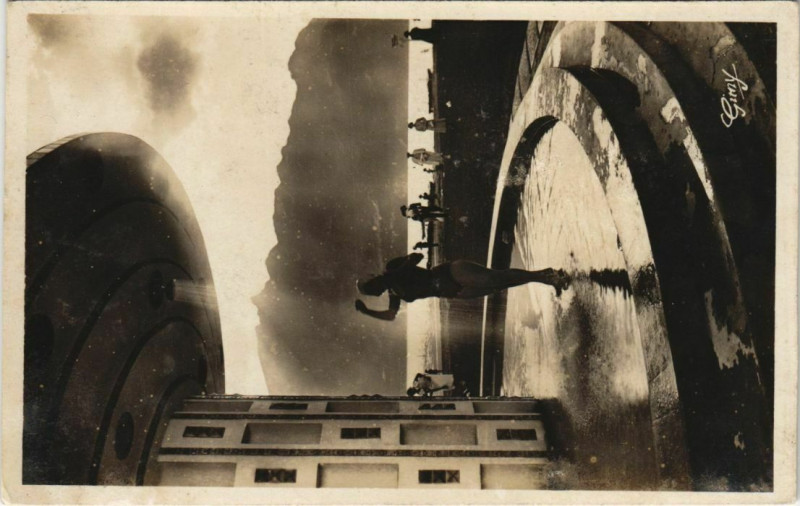 Carte postale ancienne Aix-les-Bains La Plage Sous la Douche et la Dent du Chat à Aix-les-Bains