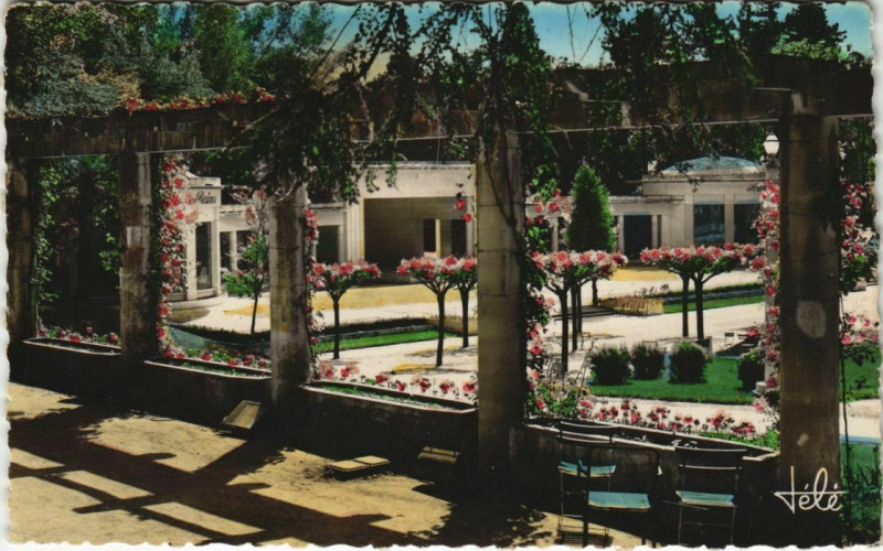 Carte postale ancienne Aix-les-Bains Le Parc et la Pergola à Aix-les-Bains