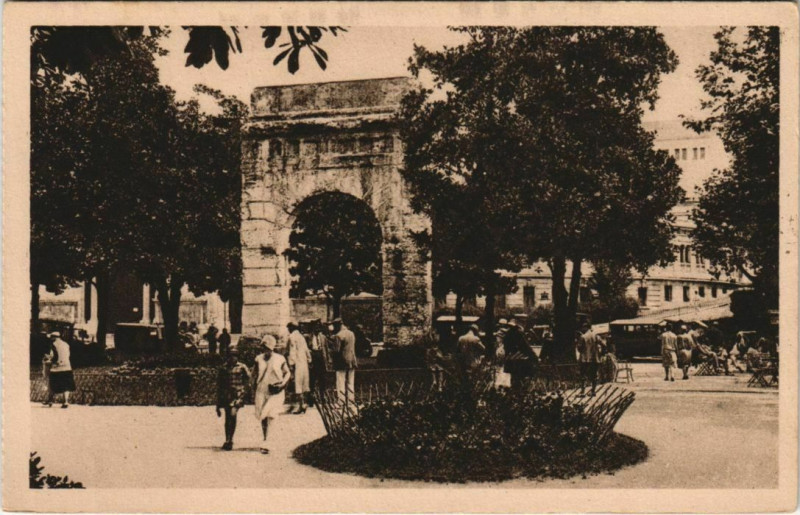 Carte postale ancienne Aix-les-Bains L'Arc de Triomphe de Campanus à Aix-les-Bains