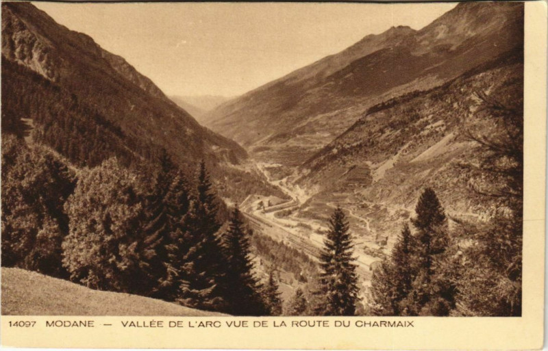 Carte postale ancienne Modane Vallee de l'Arc Vue de la Route du Charmaix à Modane